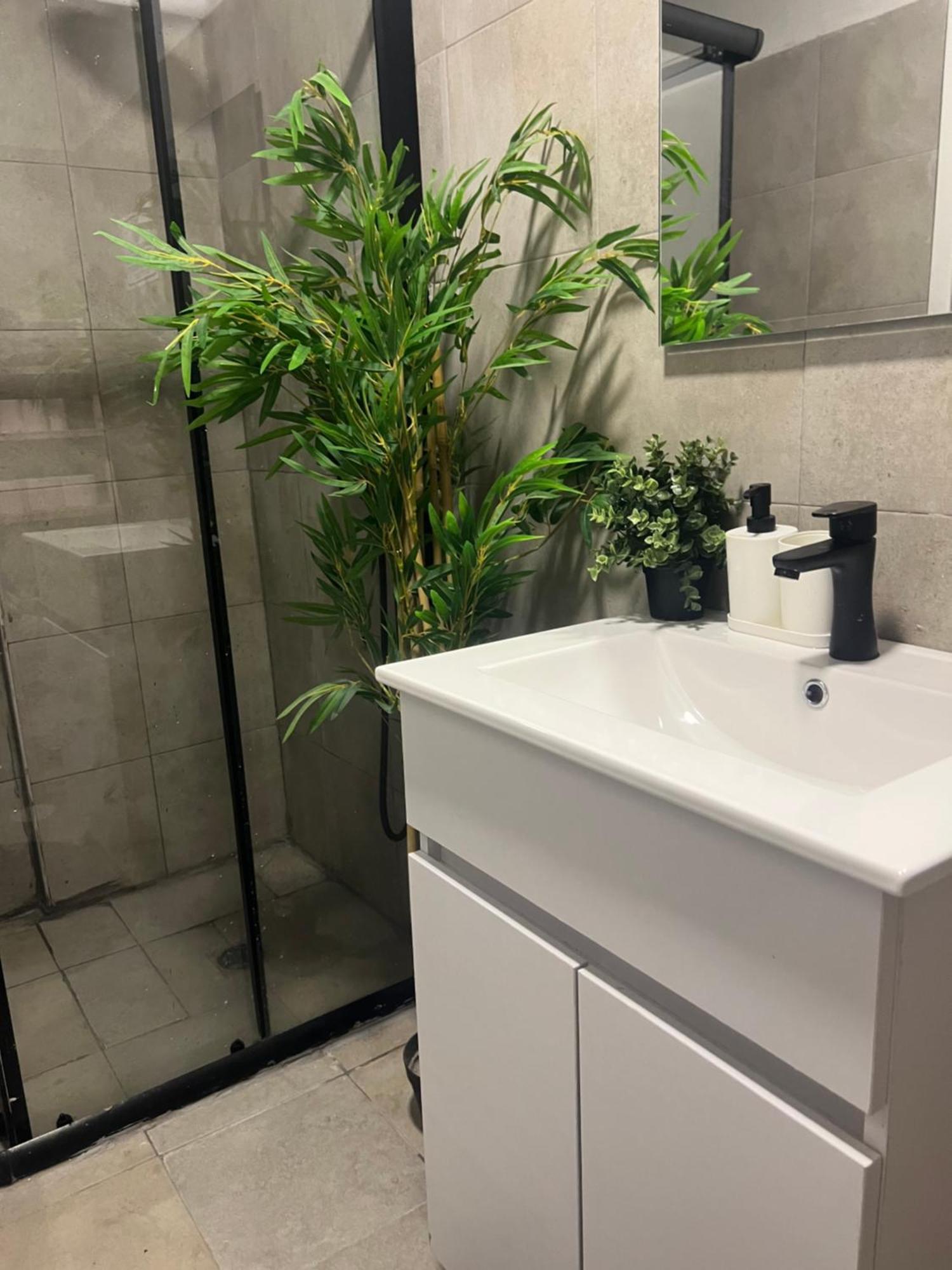 Ofek'S Place - Midtown Tlv تل أبيب المظهر الخارجي الصورة